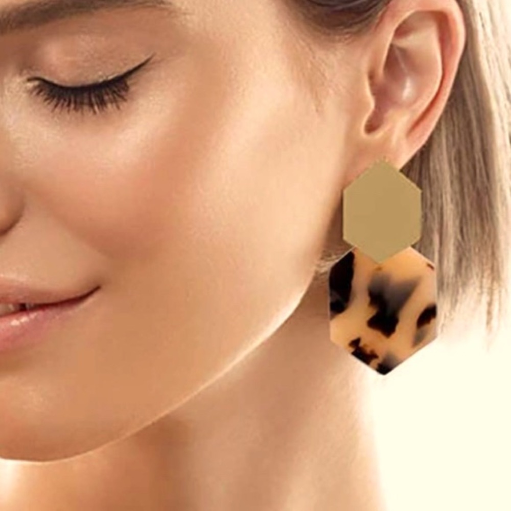 🌱 Gold Tortoise acrylic Resin Geometric Earrings